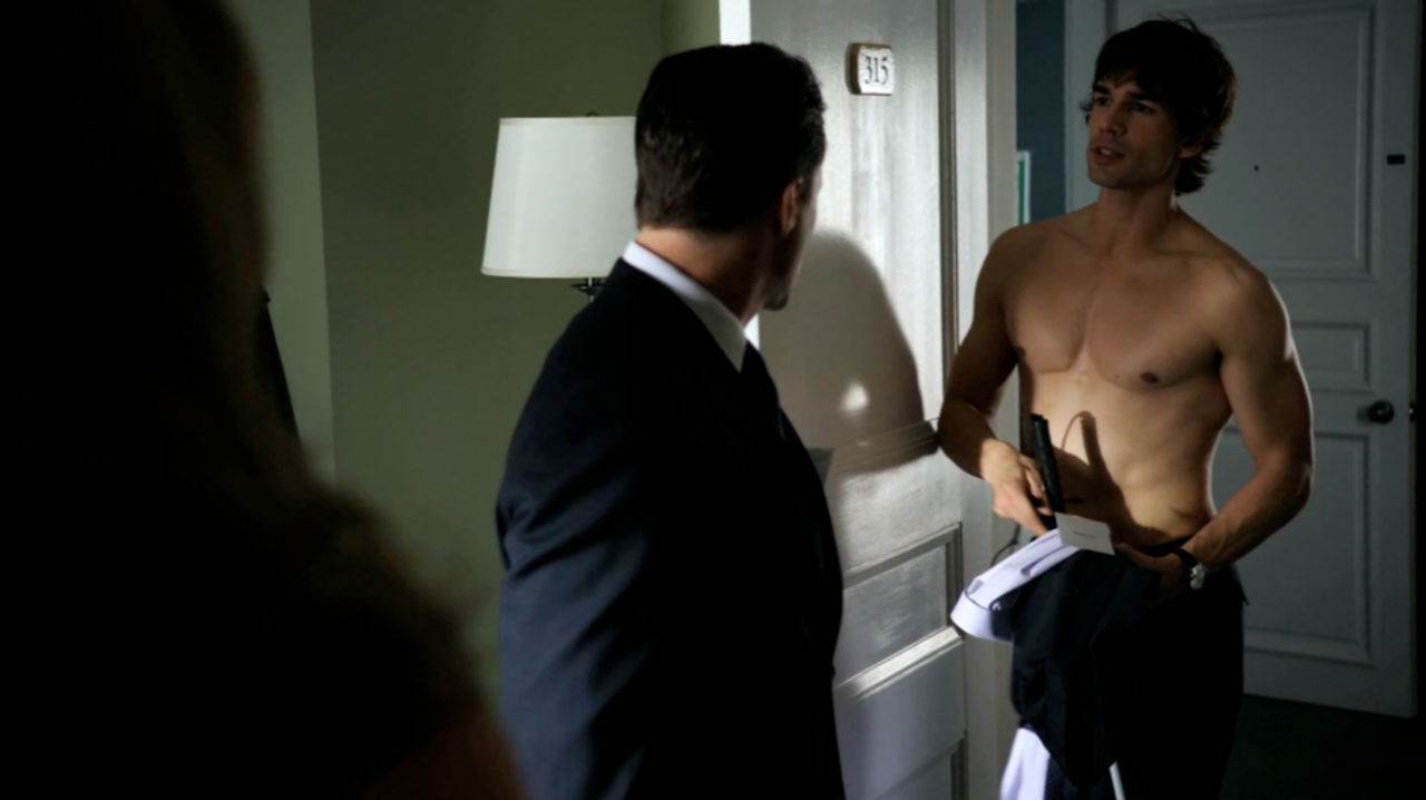 Christopher Gorham Shirtless In Covert Affairs Ep