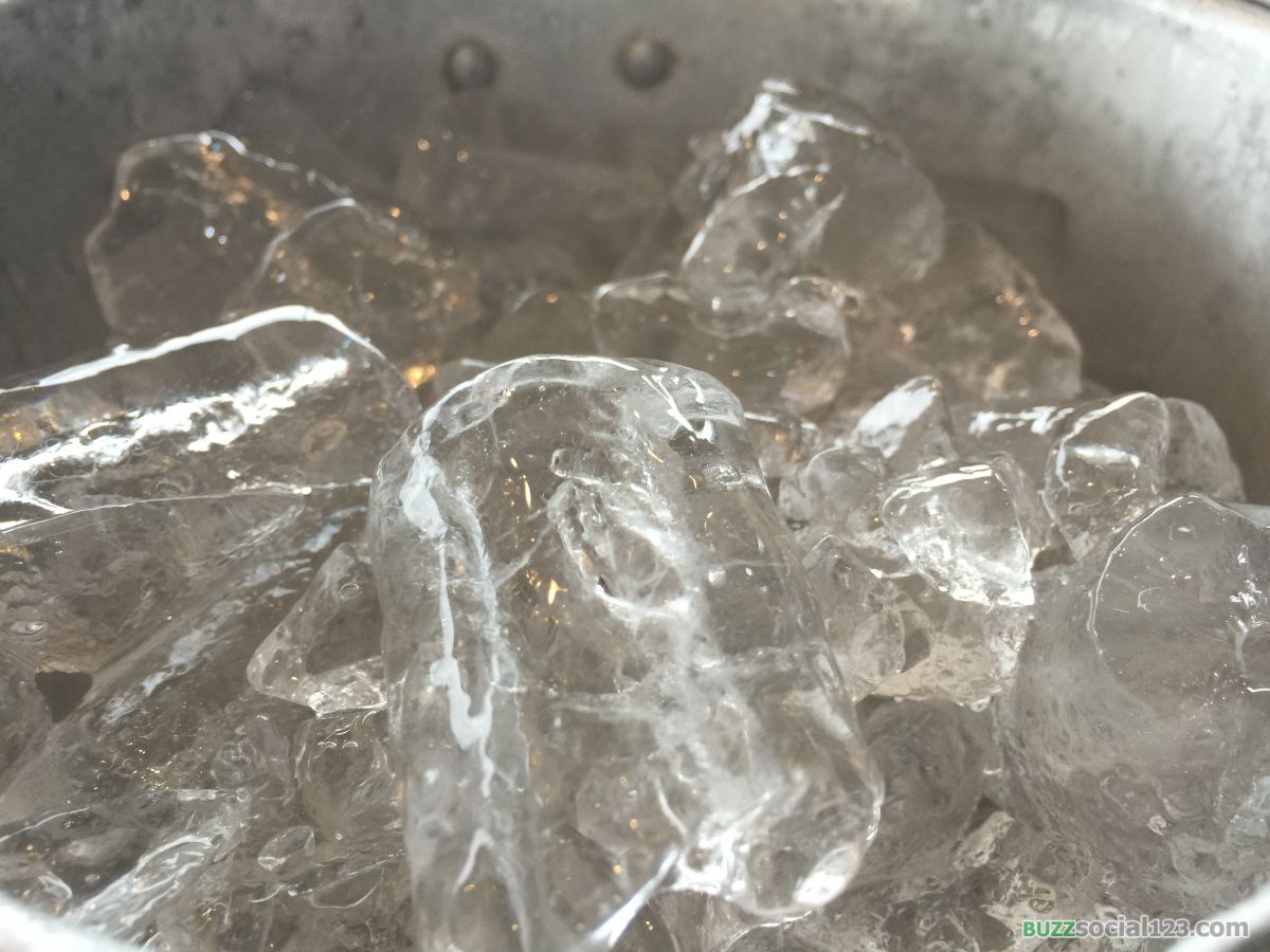 น้ำแข็ง