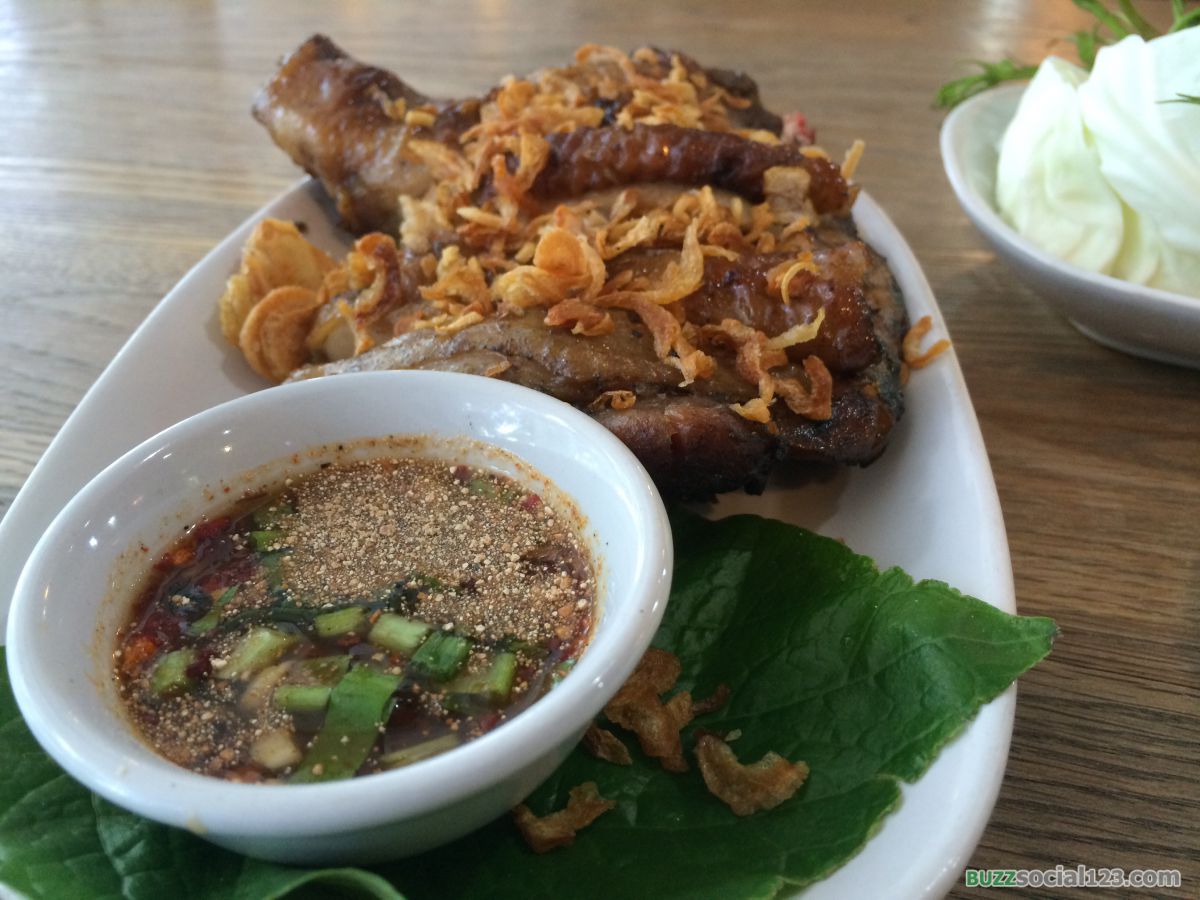 ไก่ย่าง น้ำจิ้มแจ่ว