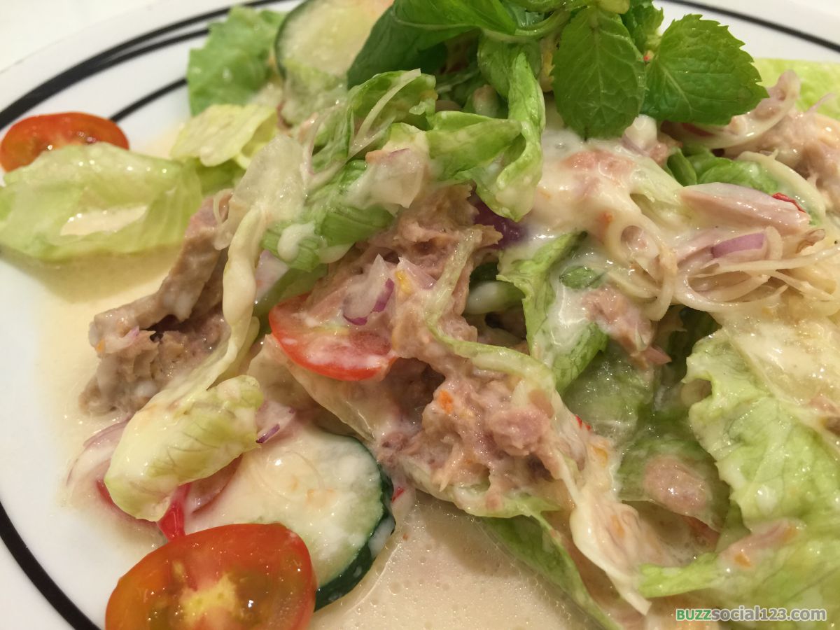 ยำสลัดทูน่า