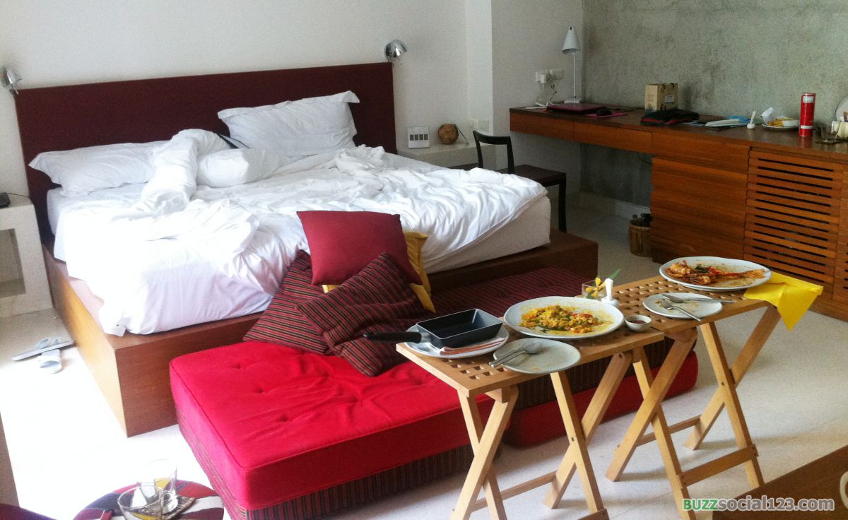 เตียงนอนโรงแรม