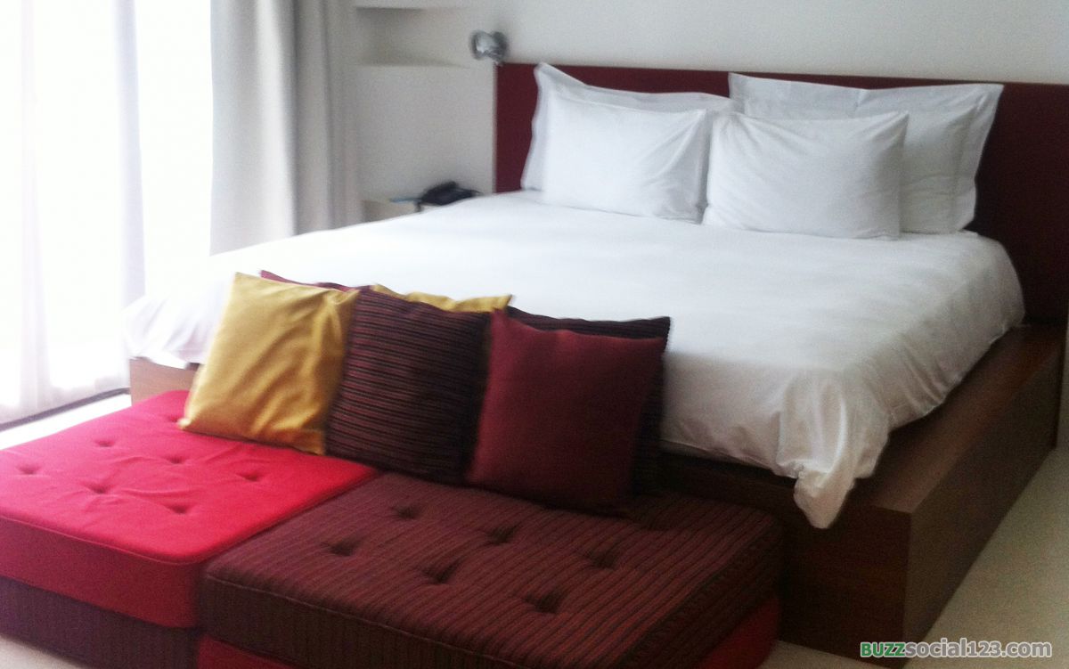 เตียงนอนโรงแรม