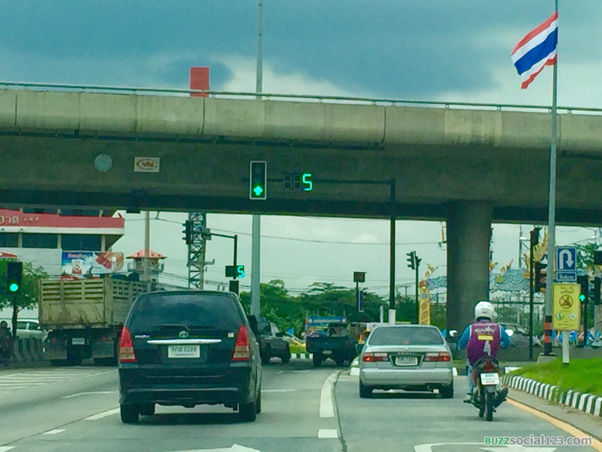 ถนนการจราจร