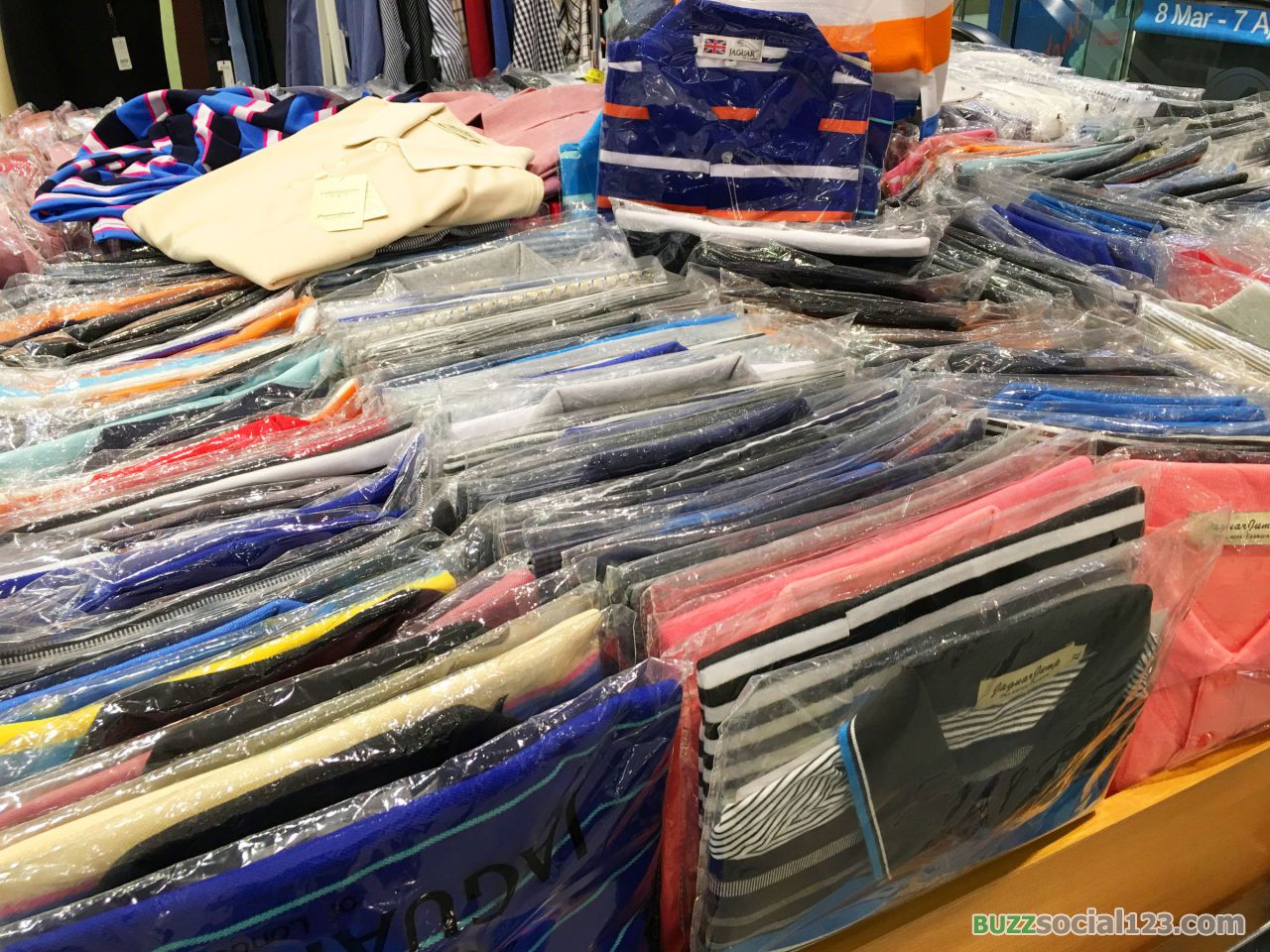 เสื้อโปโลผู้ชาย