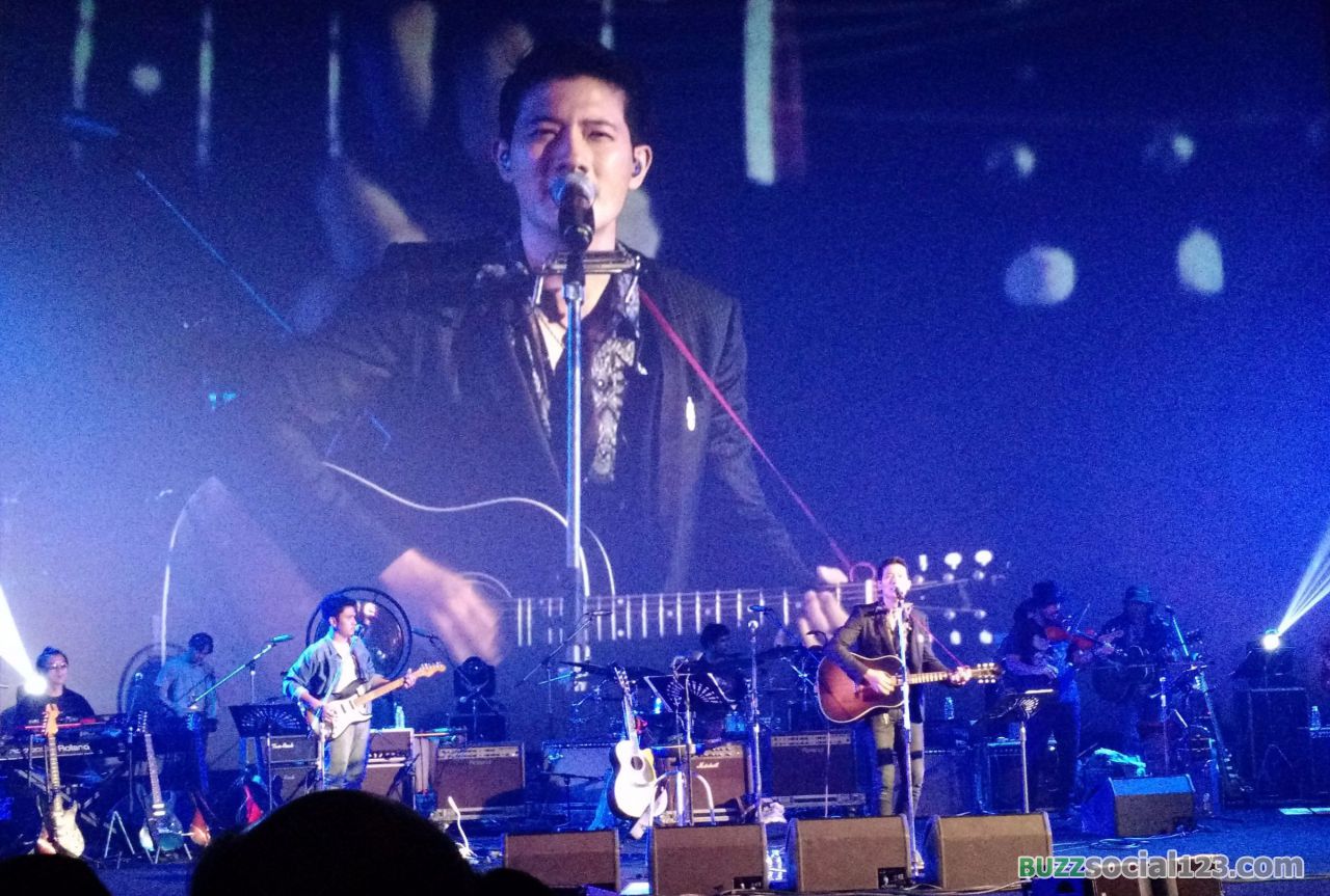 เป้ อารักษ์ อมรศุภศิริ