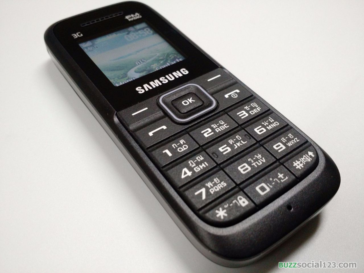 โทรศัพท์มือถือแบบปุ่มกด