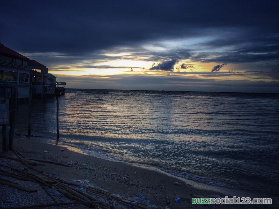 ทะเลยามเย็น