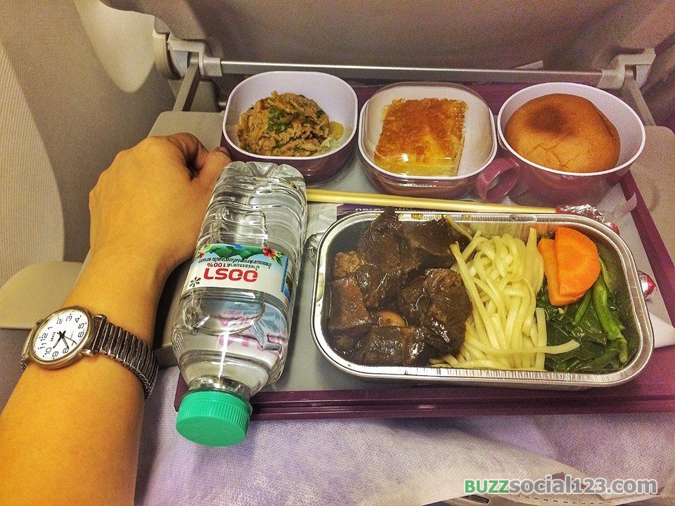 อาหารบนเครื่อง