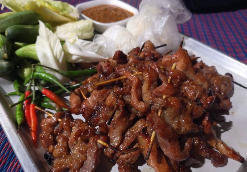 หมูปลาร้า ราชดำเนิน