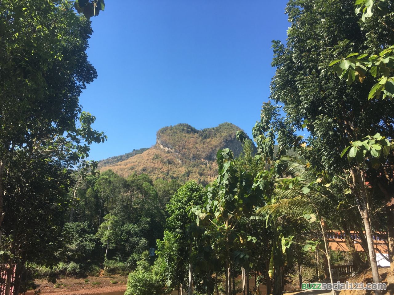 ภูเขารูปหัวใจ สุราษฎร์ธานี