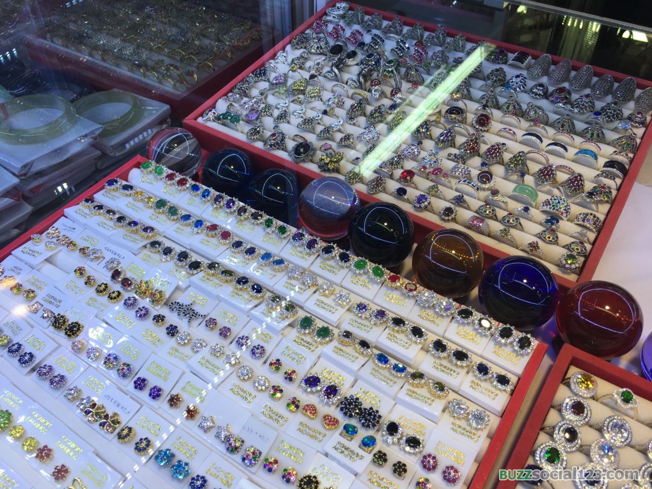 แหวนอัญมณี