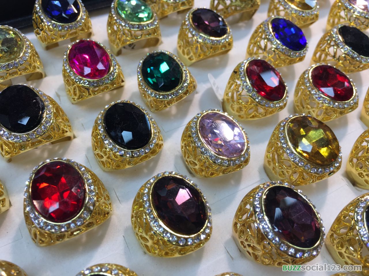 แหวนอัญมณี