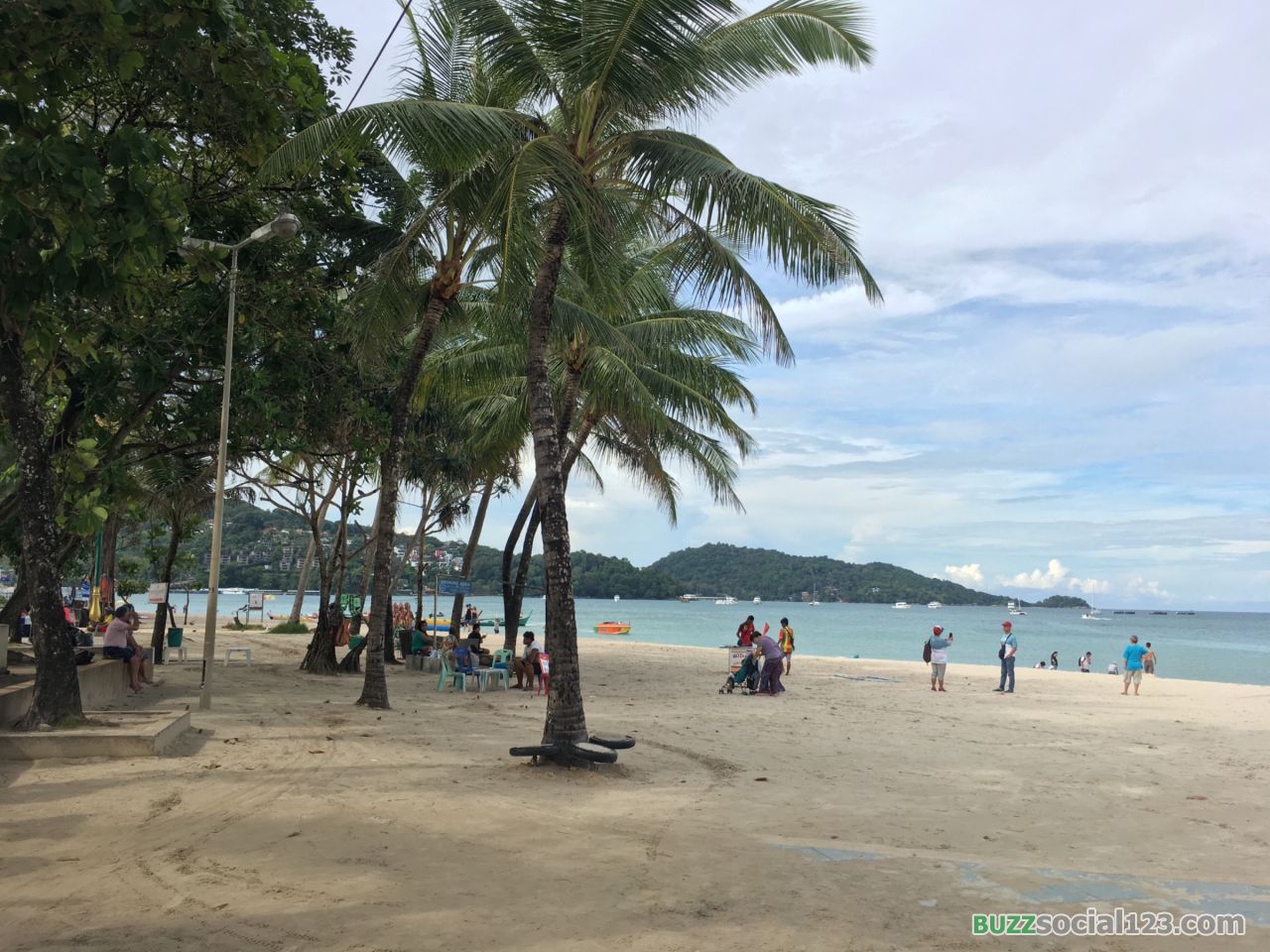 ชายทะเลหาดป่าตองภูเก็ต