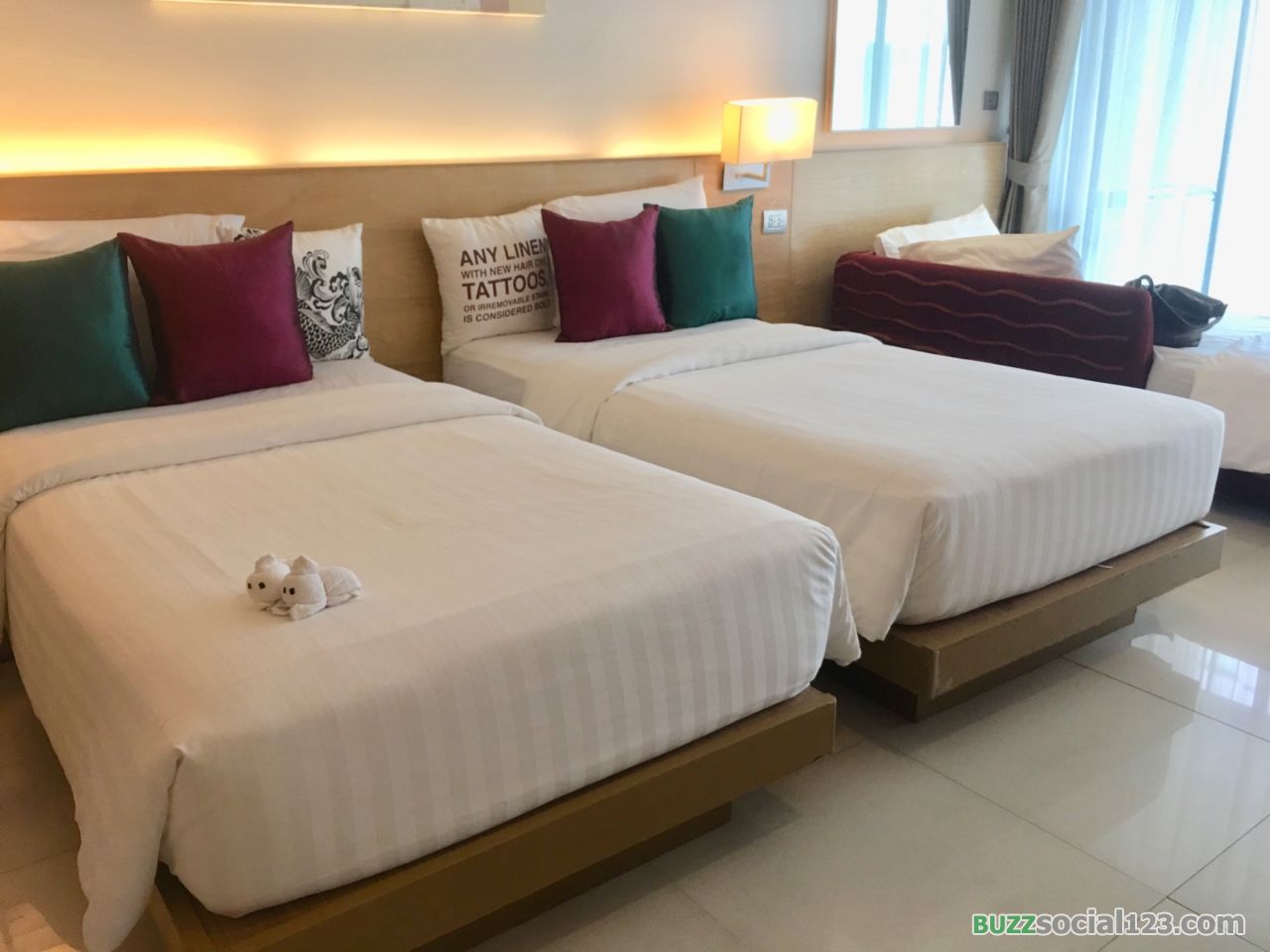 เตียงนอนโรงแรม