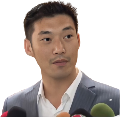 ธนาธร จึงรุ่งเรืองกิจ