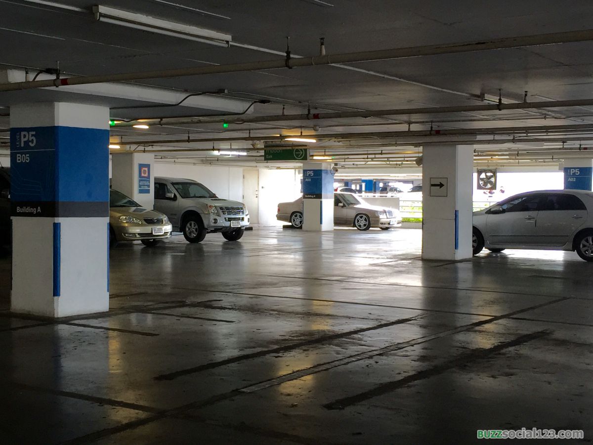 อาคารจอดรถ