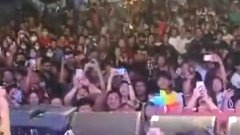 คอนเสิร์ตมิติใหม่ ร้องไปนอนไป หลังแฟนคลับแบกเตียงมาให้