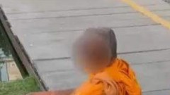 แชร์ว่อน!! สาวสองดาวทวิต นั่งใกล้พระเปิด 18+ ใครเห็นก็รับไม่ได้