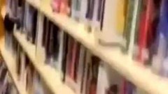 หนอนหนังสือช็อก!! หลังพบสาวเปลือยกลางห้องสมุด!!