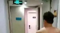 ลูกค้าโรงแรมอึ้ง!! หลังพบคู่รักมายืนซั่มกันนอกห้องพัก
