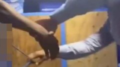 พนง.บริษัทขนย้าย ถูกจับแก้ผ้ามัดติดตู้คอนเทนเนอร์