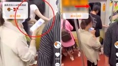 ผู้โดยสารรถไฟอึ้ง!! "คู่รักยืนซั่มกันบนรถไฟฟ้าหน้าตาเฉย"