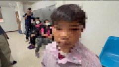 แม่ใจสลาย! เห็นคลิปนาทีโหด วัยรุ่นกระทืบ "เด็กพิเศษ" แถมบังคับให้กราบเท้าคลิปว่อนโซเซียล