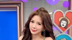 ดีเจสาว ถอดเสื้อโชว์นม บนเวทีที่มีคนชมนับแสน