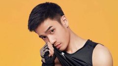 เป้าโตเต็มตา!! แม็ก นิรันดร์กุล เน็ตไอดอลสุดหล่อ ล่ำ หุ่นเย้ายวนใจ