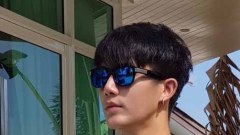 น้องไทม์ นายแบบหนุ่มหล่อหน้าตาดีเป็นที่จับจ้องของคนในวงการบันเทิง