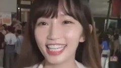 อยู่ดีๆสาวสวยก็เปลื้องผ้ากลางถนน