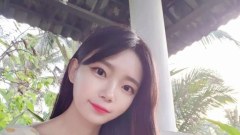 เน็ตไอดอลสาวถูกหนุ่มลวนลามกลางไลฟ์สด