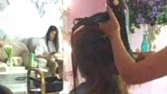 เหมาะสมหรือไม่? ช่างเสริมสวยชุดหวิว!!