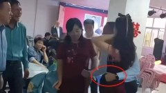 พ่อเจ้าบ่าวโดนรุ่มด่า หลังทำสิ่งที่ไม่เหมาะสมกับเจ้าสาว