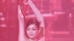 สาวโชว์เต้นทำนมหลุดเต็มๆ ขณะถ่ายทอดสดระดับประเทศ