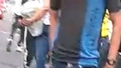 ชายดวงซวย ขับรถชนราวกั้นไม้ไผ่ ราวเสียบทะลุตัว