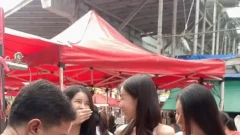 โซเชียลลุกเป็นไฟ เน็ตไอดอลสาวเดินตลาดด้วยชุดนี้