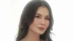 "แน๊ต เกศริน" ยืนอุ้มน้องหมา..แต่ว่างานนี้หลายคนโฟกัสผิดจุด