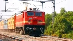 ในตู้รถไฟพิเศษสำหรับผู้หญิงเท่านั้น จู่ๆ ก็มีชายเปลือยกายเข้ามาได้ยังไง