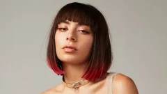 Charli XCX ขอให้แฟชั่นแบรนด์ต่างๆ ส่งเสื้อผ้าให้กับผู้ประสบภัยจากไฟป่าในแอลเอ แทนที่จะส่งเป็นของขวัญให้เธอ