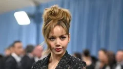 ลิซ่า Met Gala สะเทือนโลก! Louis Vuitton ปักรูป Rosa Parks บนชุดชั้นในสุดแหวก
