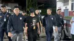 รวบตัวแล้ว! หนุ่มรัสเซียซั่มสาวไทยหลังกระบะ..อ้างใส่ กกน.แค่ทำคอนเทนต์