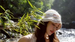 “เกรซ กาญจน์เกล้า” สลัดลุคหรู สวมบิกินี่สุดแซ่บ โพสท์ท่าท่ามกลางสายน้ำ “น้ำตกตำหนัง” พังงา 🌿💦