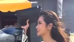 แน็ต เกศริน จุดไฟโซเชียล! เดรสแซ่บบนมอเตอร์ไซค์ ทำเน็ตแทบลุกเป็นไฟ