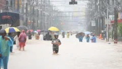 ด่วน ปภ.แจ้งเตือนสงขลา ฝนตกหนัก 3 อำเภอ ระวังน้ำท่วมและดินถล่ม