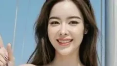 "ไอซ์ ปรีชญา" อวดหุ่นแซ่บในชุดบิกินี่ขาว..เต้าทะลัก ปิดแทบไม่มิด!