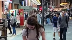 สาวไต้หวันถ่ายคลิปถอด กกน.กลางเมืองฮ่องกง..ทัวร์ลงยับ! หวังทำคอนเทนต์แลกไลค์