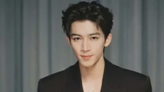 พระเอกดังงานเข้า! เมาหนักแล้วเปลือยหุ่นโชว์..แฟนคลับแคปทันแห่แชร์หุ่นแซ่บว่อนเน็ต