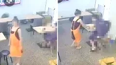 หนุ่มหื่นนั่งเหลาในร้านขายน้ำเต้าหู้