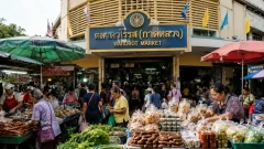 ตลาดวโรรส กาดหลวงเชียงใหม่ ตลาดเช้าคึกคักที่รวมของกินเมืองเหนือ